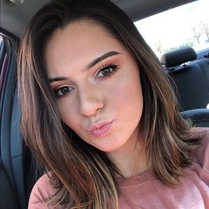 Meet your Posher, Jillian